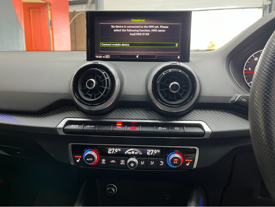 2023 Audi Q2 2023 AUDI Q2 35TDI S LINE 2.0 AUTOMATIC / CRUISE CONTROL / REVERSE CAMERA / HEATED SEATS / PADDLE SHIFTERS / APPLE CARPLAY