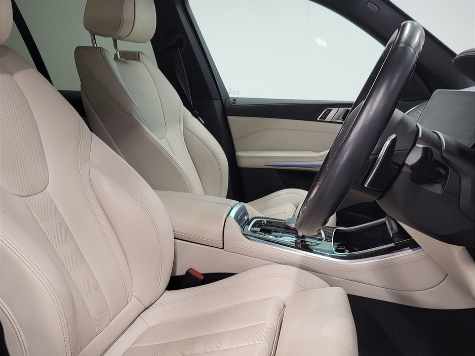 2021 BMW X5 - image 11