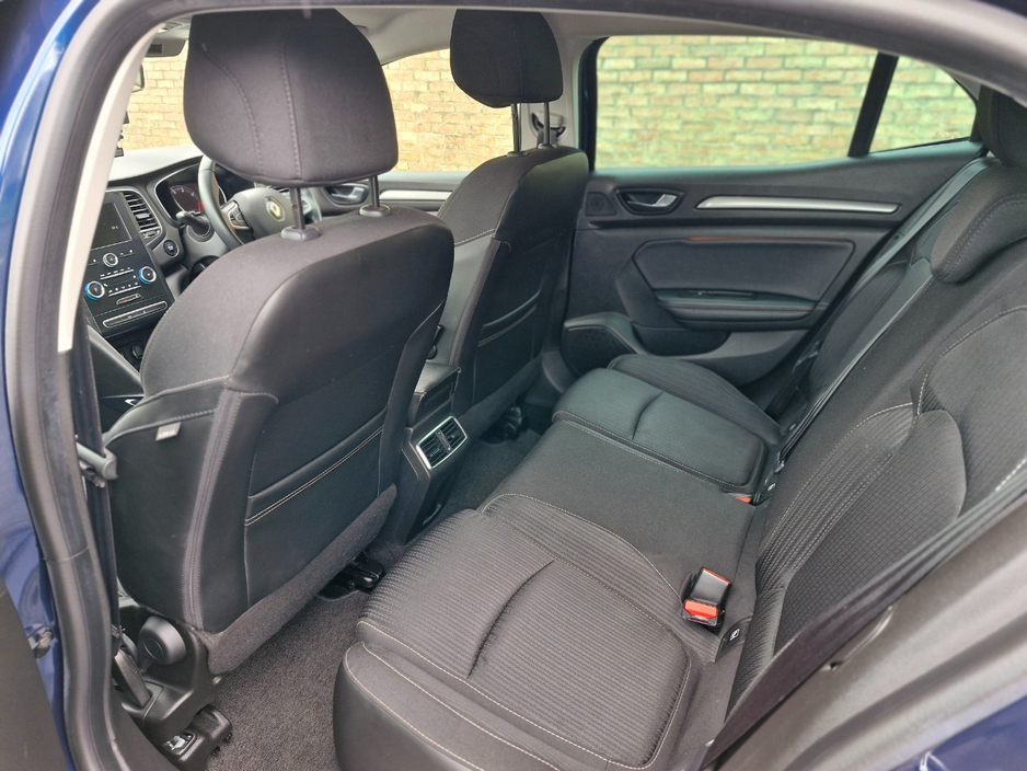 2019 Renault Megane - image 12