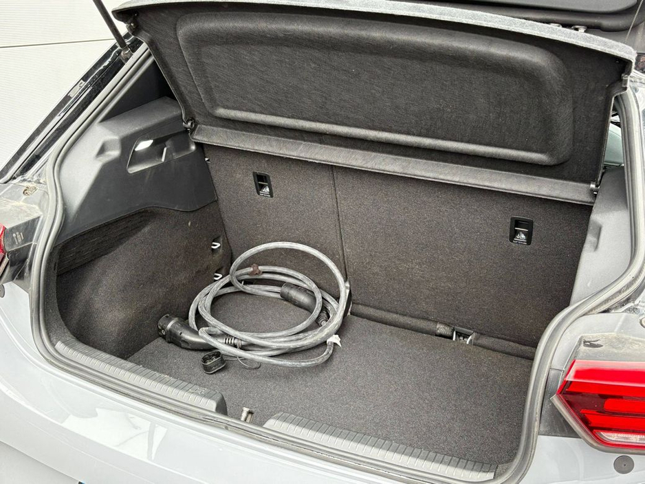 2022 Volkswagen ID.3 - image 21