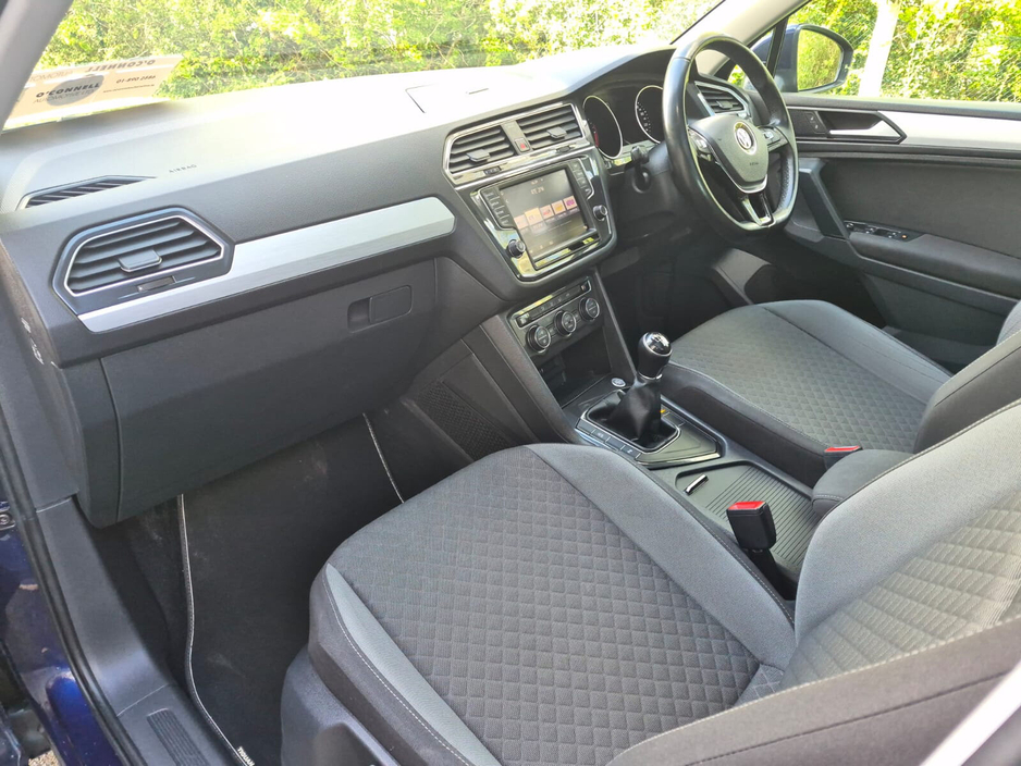 2017 Volkswagen Tiguan - image 12