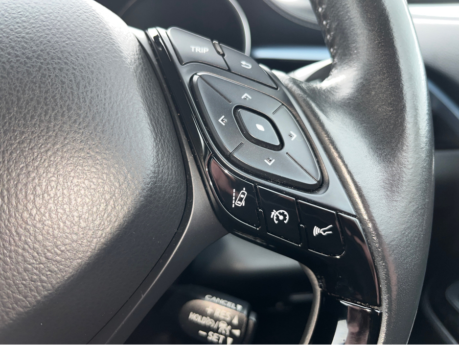 2020 Toyota C-HR - image 14