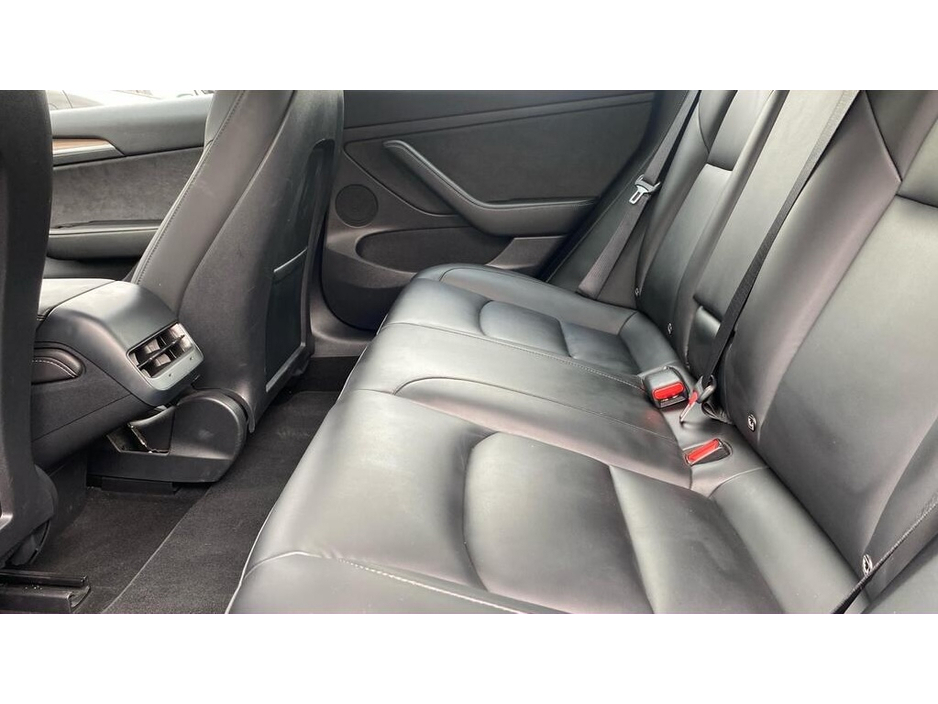 2021 Tesla Model 3 - image 7