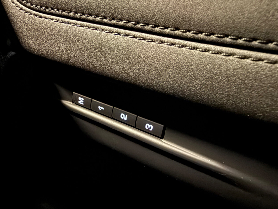 2022 Land Rover Range Rover Evoque - image 24