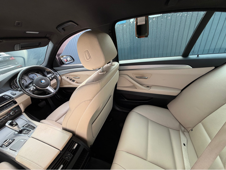 2016 BMW 5 Series - image 36
