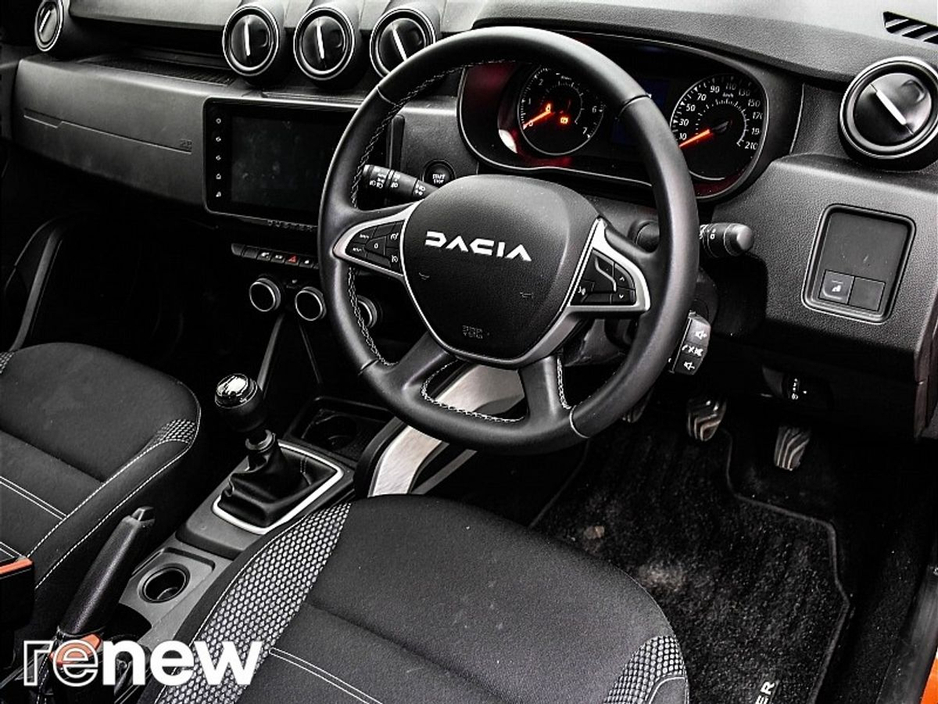 2023 Dacia Duster - image 6