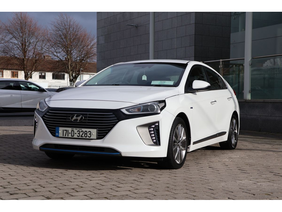 2017 Hyundai Ioniq - image 6