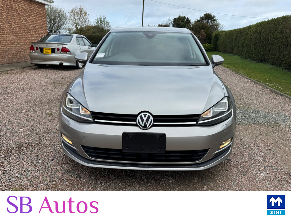 2017 Volkswagen Golf - image 3