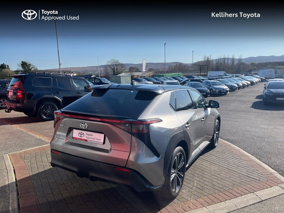 2023 Toyota bZ4X - image 2