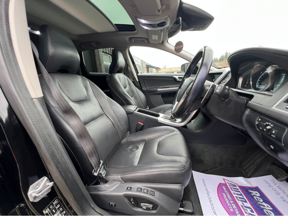 2015 Volvo XC60 - image 9