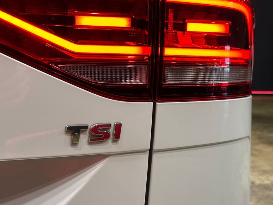 2017 Volkswagen Touran - image 12