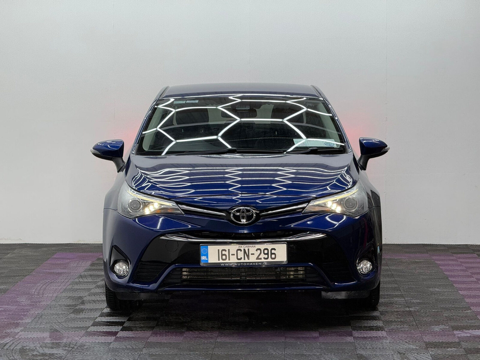 2016 Toyota Avensis - image 2