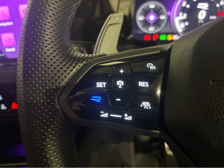 2021 Volkswagen Golf - image 20