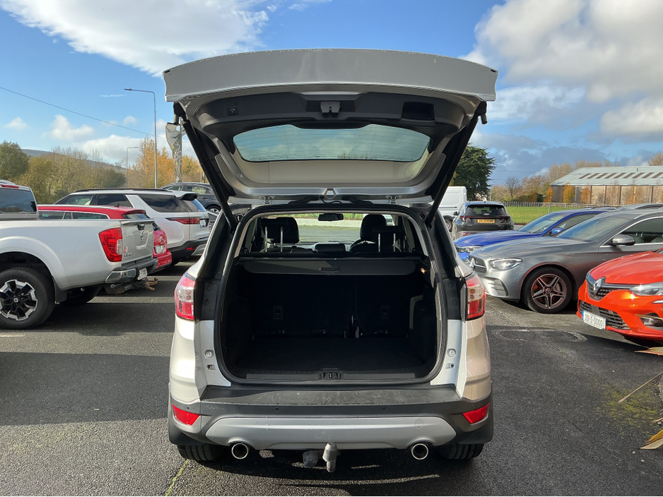 2017 Ford Kuga - image 11