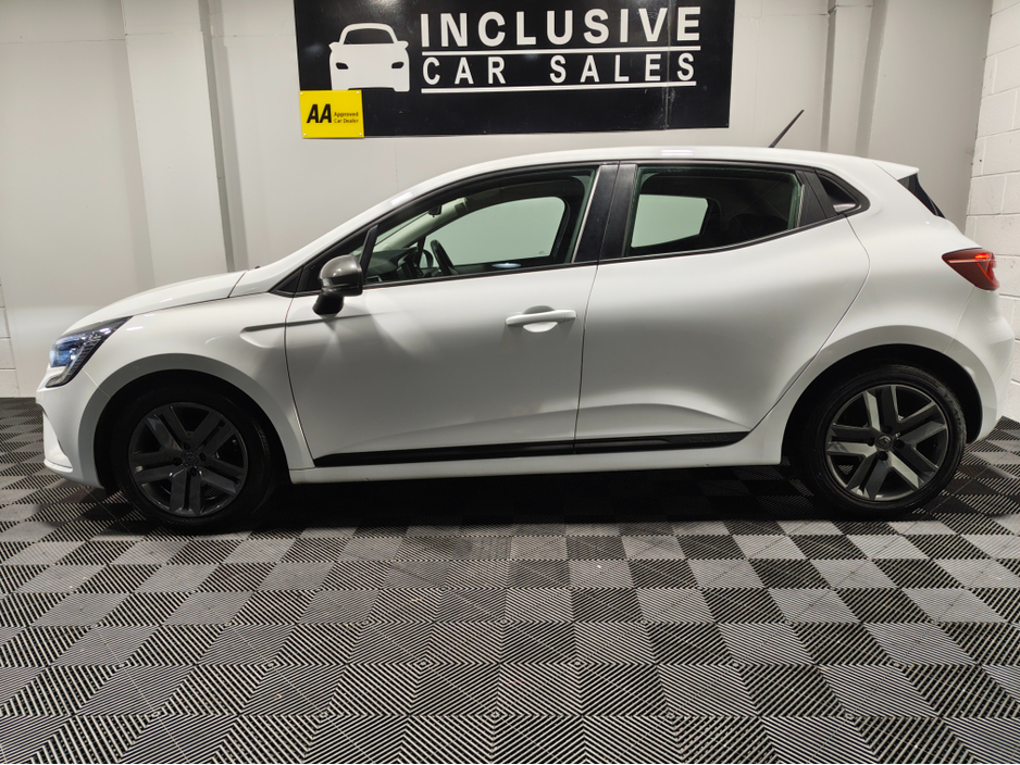 2022 Renault Clio - image 19