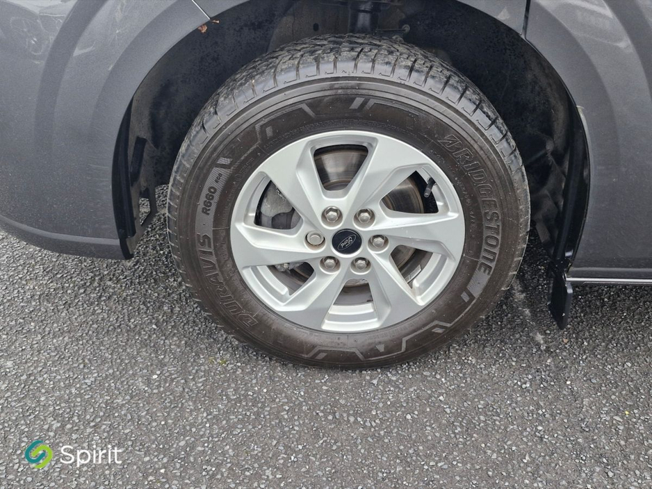 2024 Ford Transit Custom - image 9