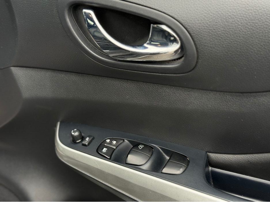 2019 Nissan Navara - image 15