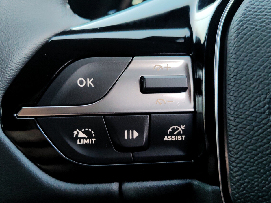 2023 Peugeot 308 - image 19