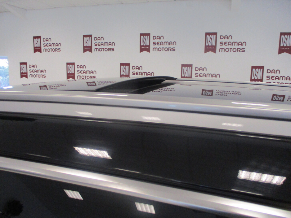 2025 Kia Sorento - image 11