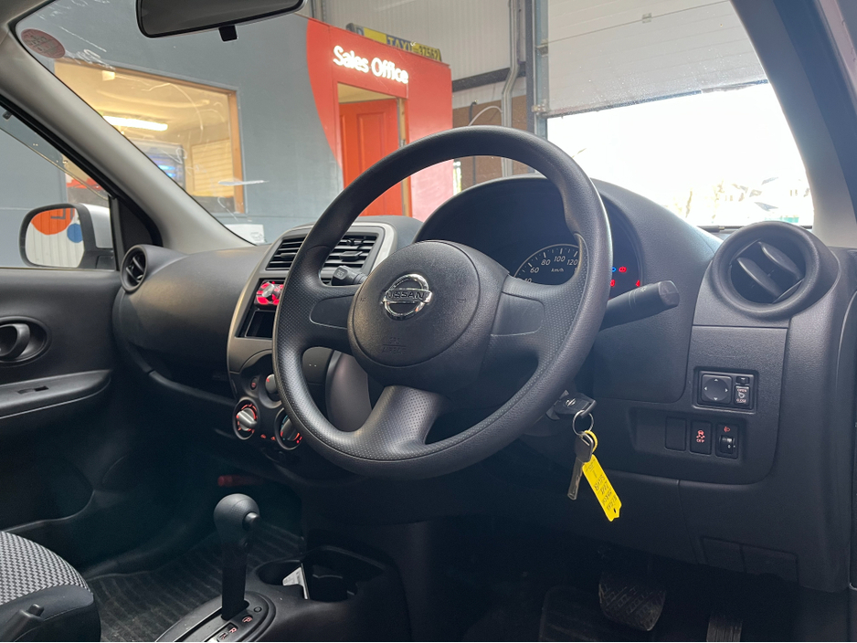 2018 Nissan March - image 8