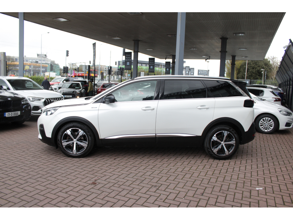 2020 Peugeot 5008 - image 7