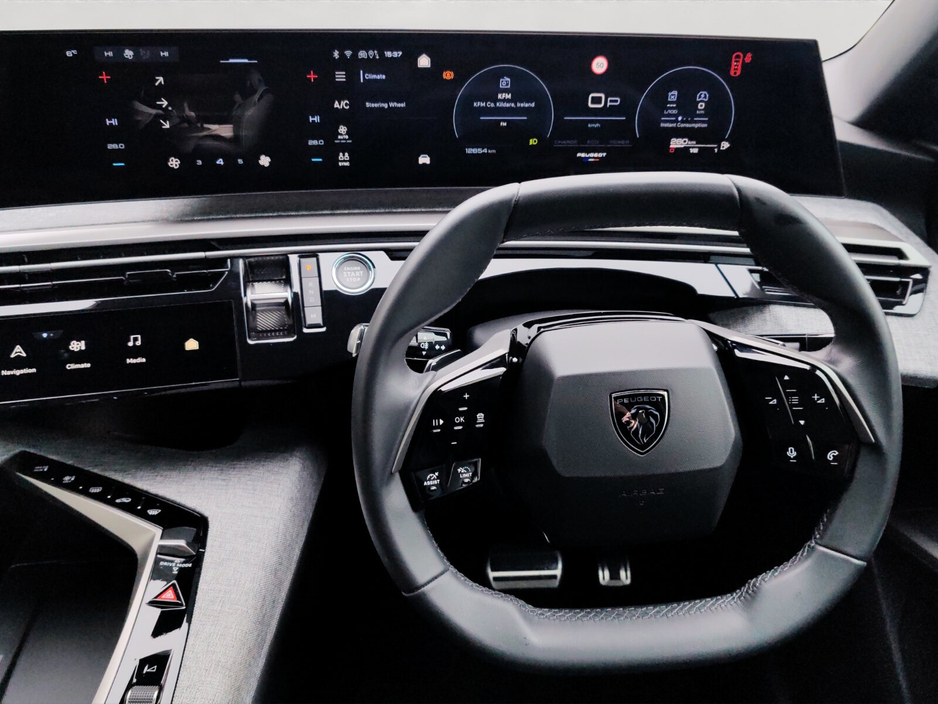 2025 Peugeot 3008 1.2 MHEV 145bhp eDCS6 Allure €41,500