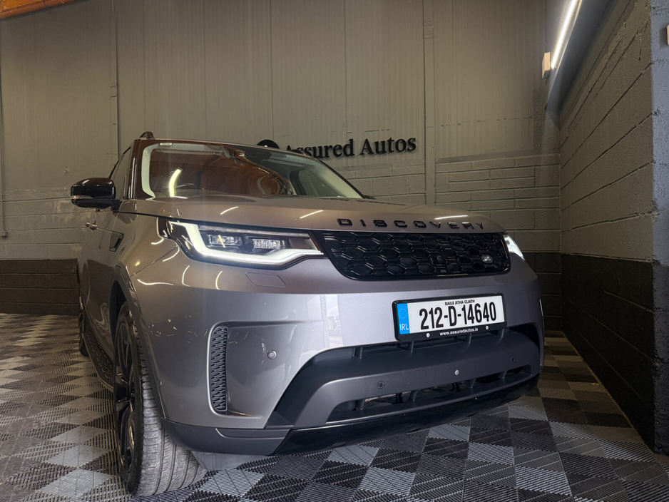 2021 Land Rover Discovery - image 2