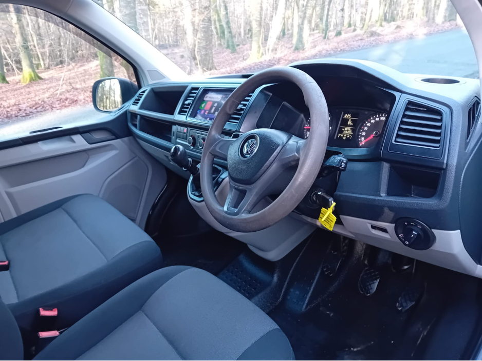 2018 Volkswagen Transporter PVL 3000KG TDI 150 T6 150 BHP 6 SPEED FWD 5DR @ REDDY2DRIVE LTD €15,850