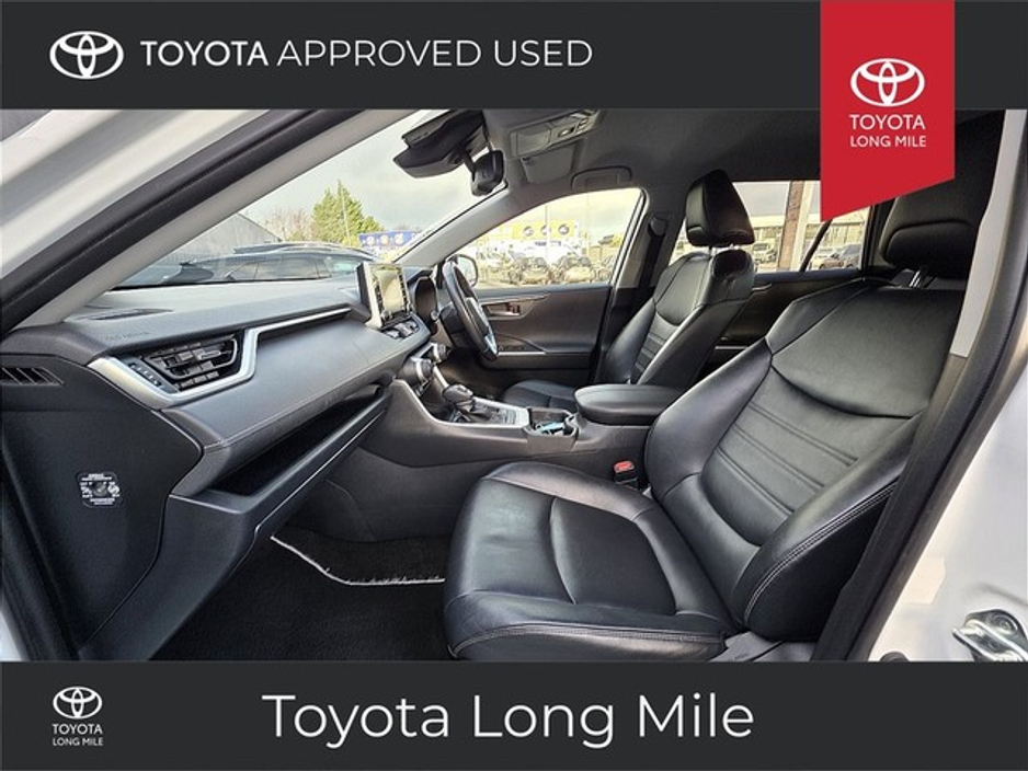 2020 Toyota Rav4 - image 6