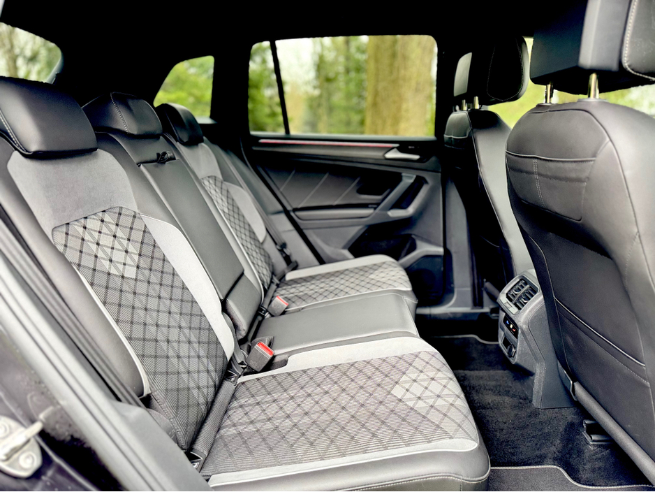 2023 Volkswagen Tiguan - image 9