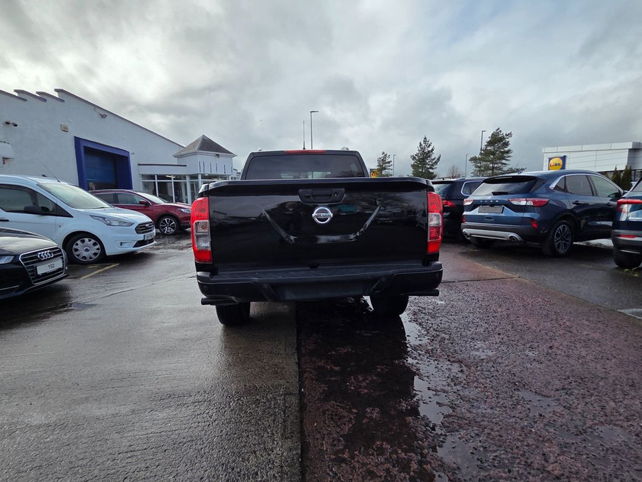 2021 Nissan Navara - image 7