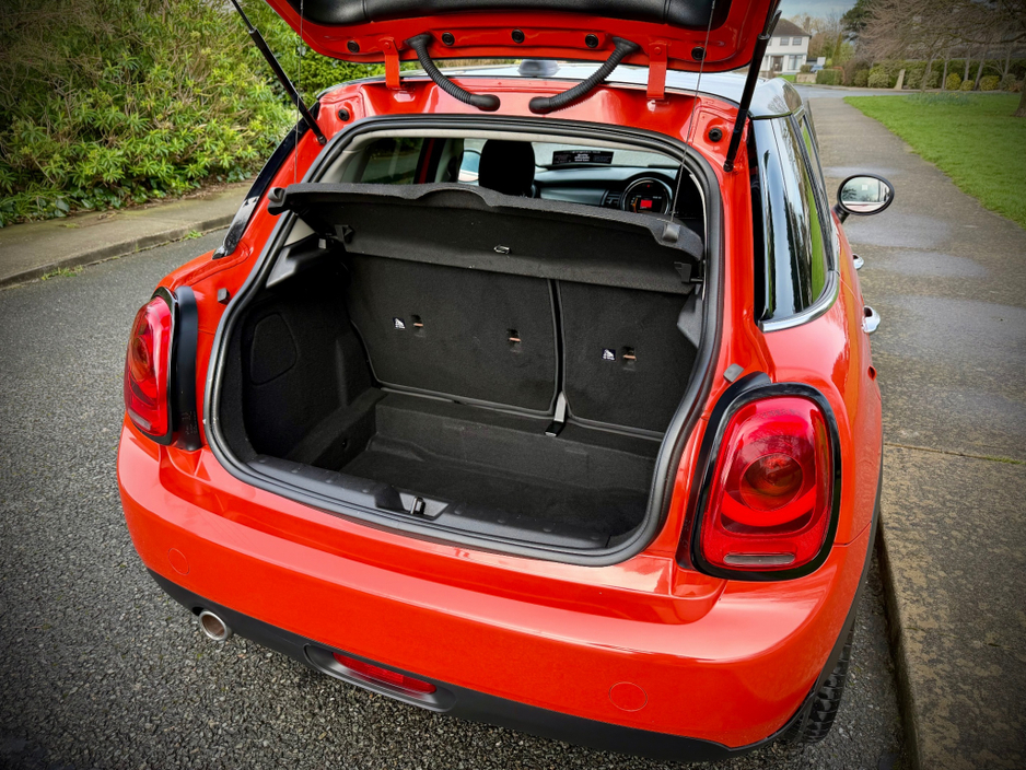 2018 MINI Cooper D - image 6