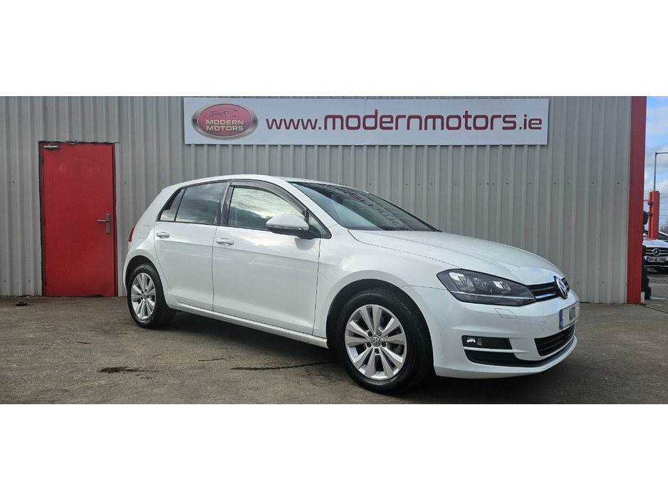 2016 Volkswagen Golf - image 2