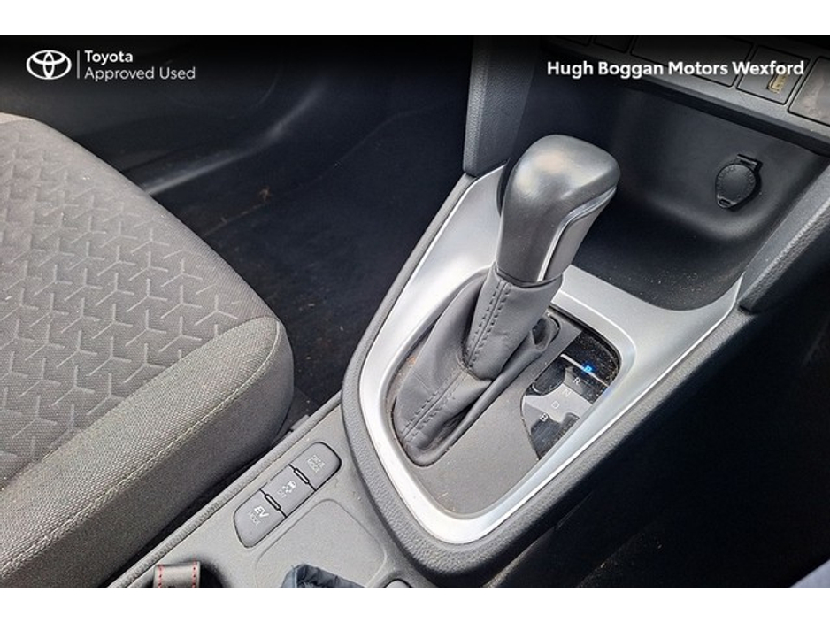 2023 Toyota Yaris Cross LUNA HYBRID, NICE LOW MILEAGE! €26,995