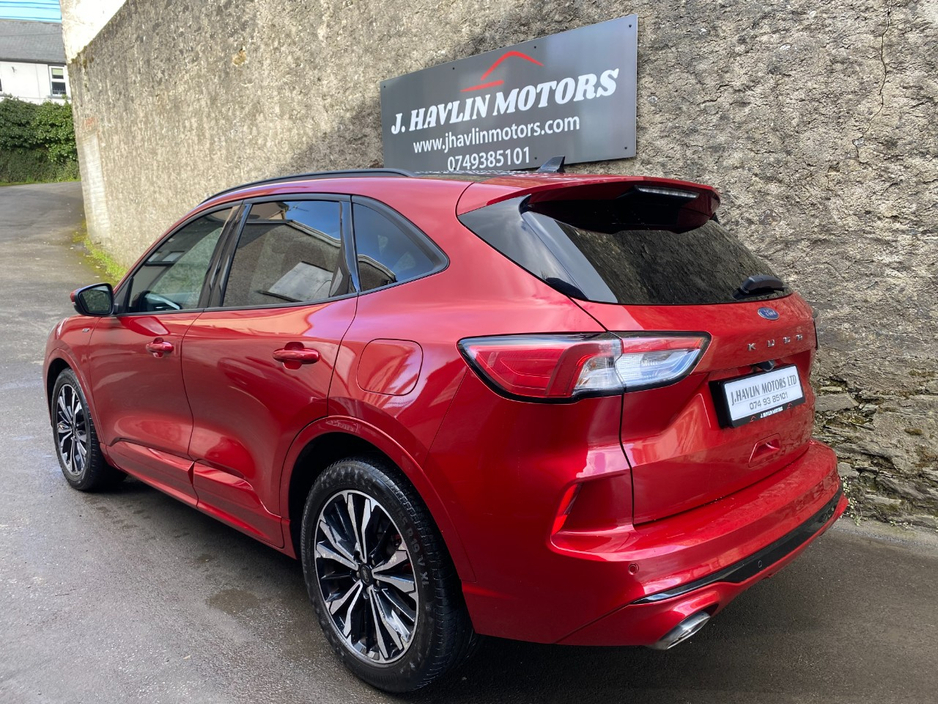 2022 Ford Kuga - image 7