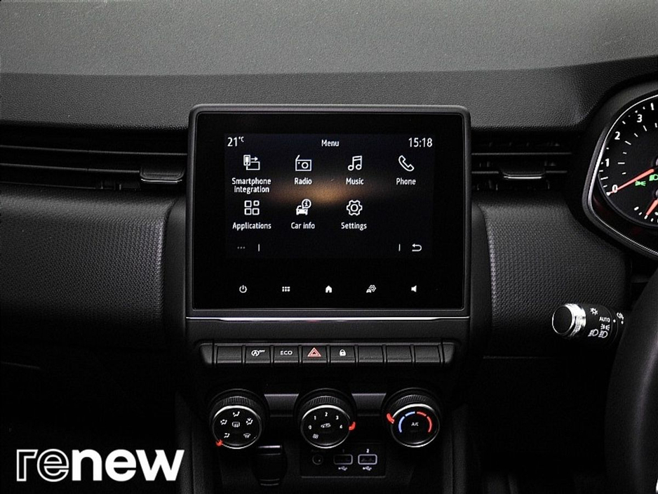 2022 Renault Clio - image 21