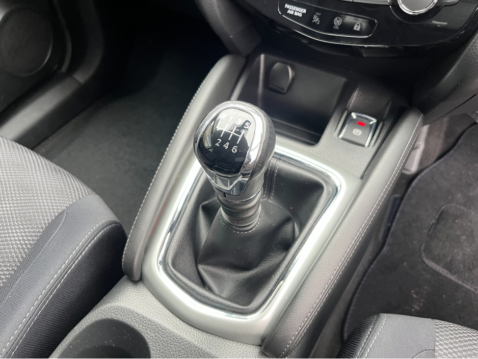 2016 Nissan Qashqai - image 14