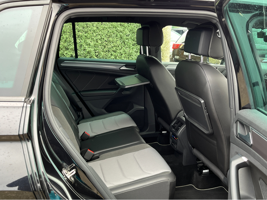 2020 Volkswagen Tiguan - image 10