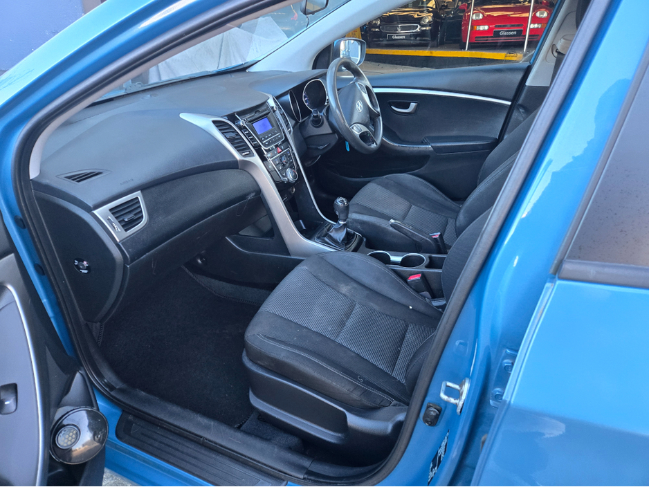 2012 Hyundai i30 - image 5