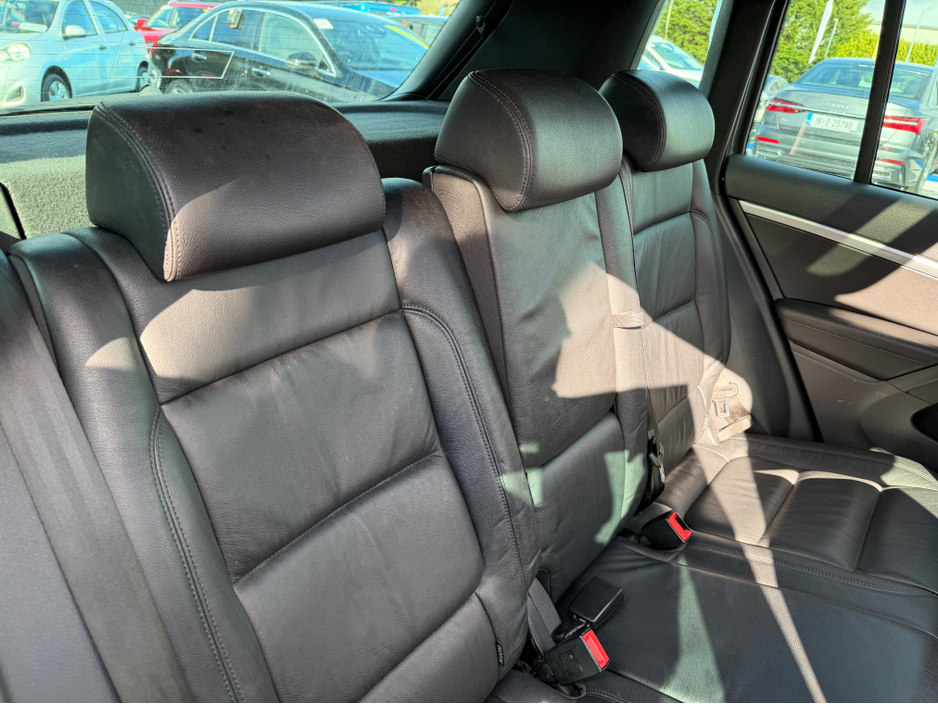 2016 Volkswagen Tiguan - image 32