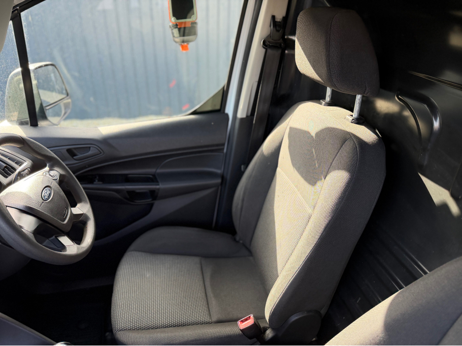 2018 Ford Transit Connect - image 42