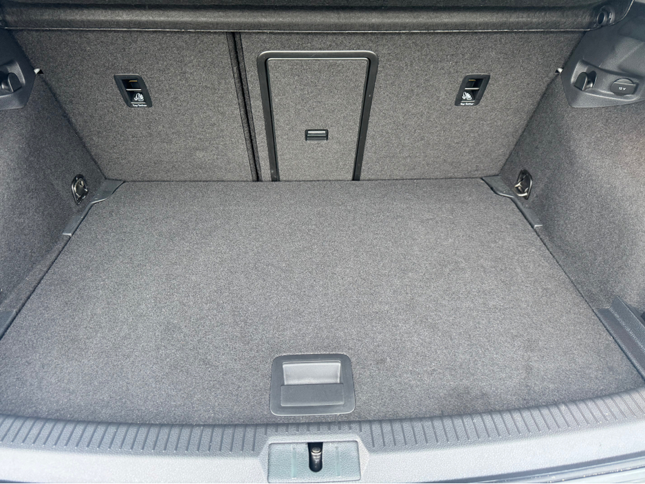 2015 Volkswagen Golf - image 17