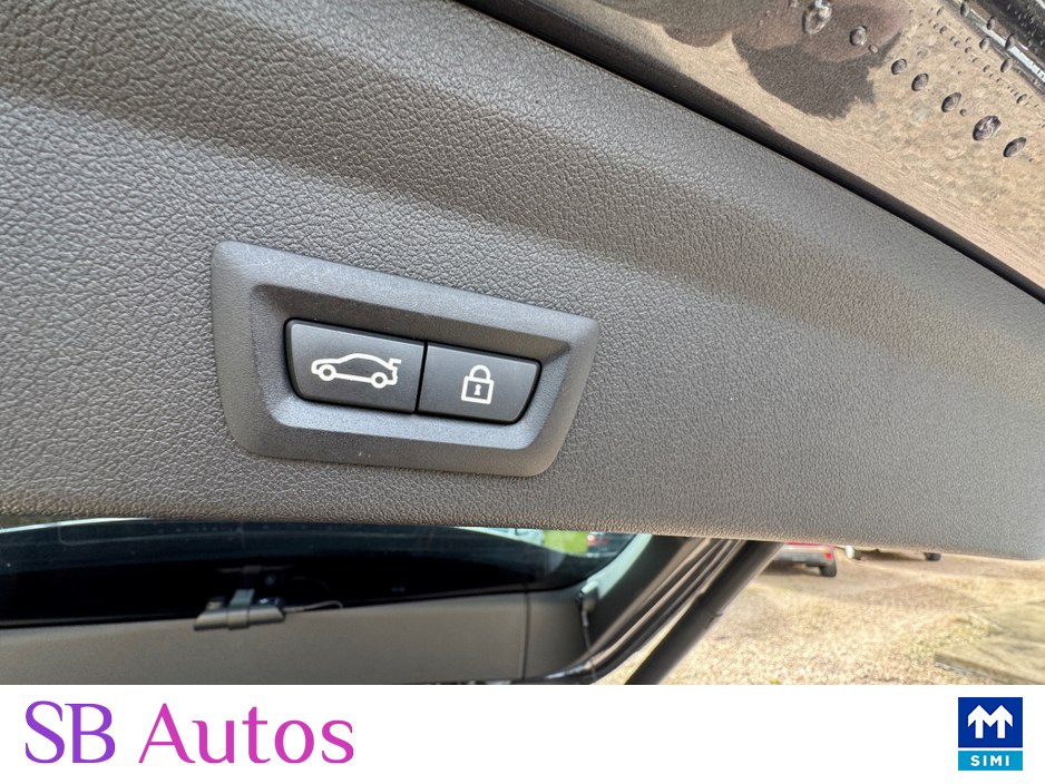 2020 BMW 1 Series - image 10