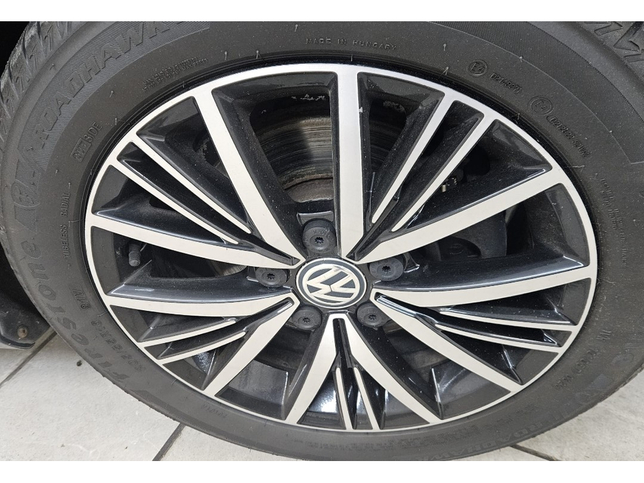 2018 Volkswagen Golf - image 5