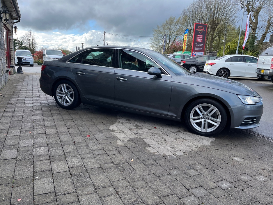 2017 Audi A4 - image 12