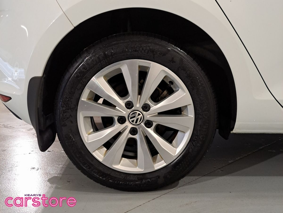 2016 Volkswagen Golf - image 14