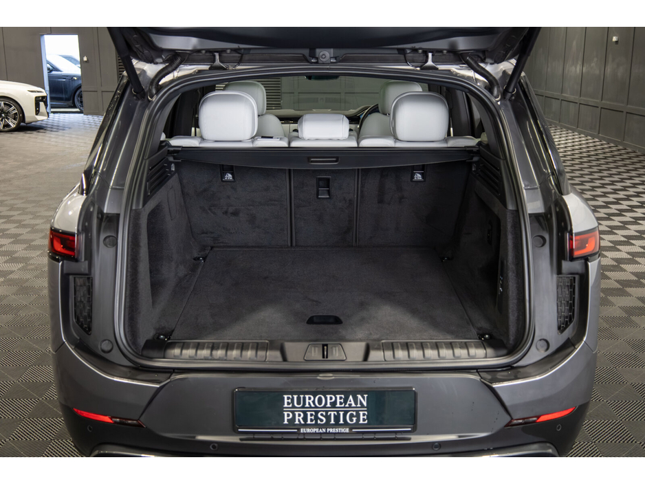 2025 Land Rover Range Rover Sport - image 13