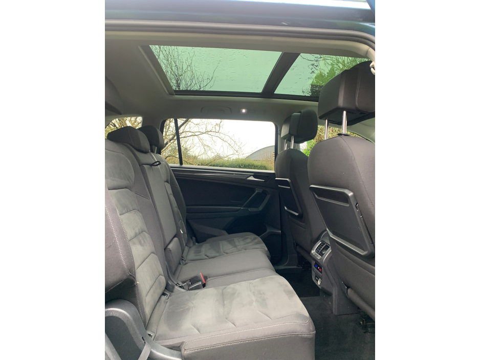 2018 Volkswagen Tiguan - image 9