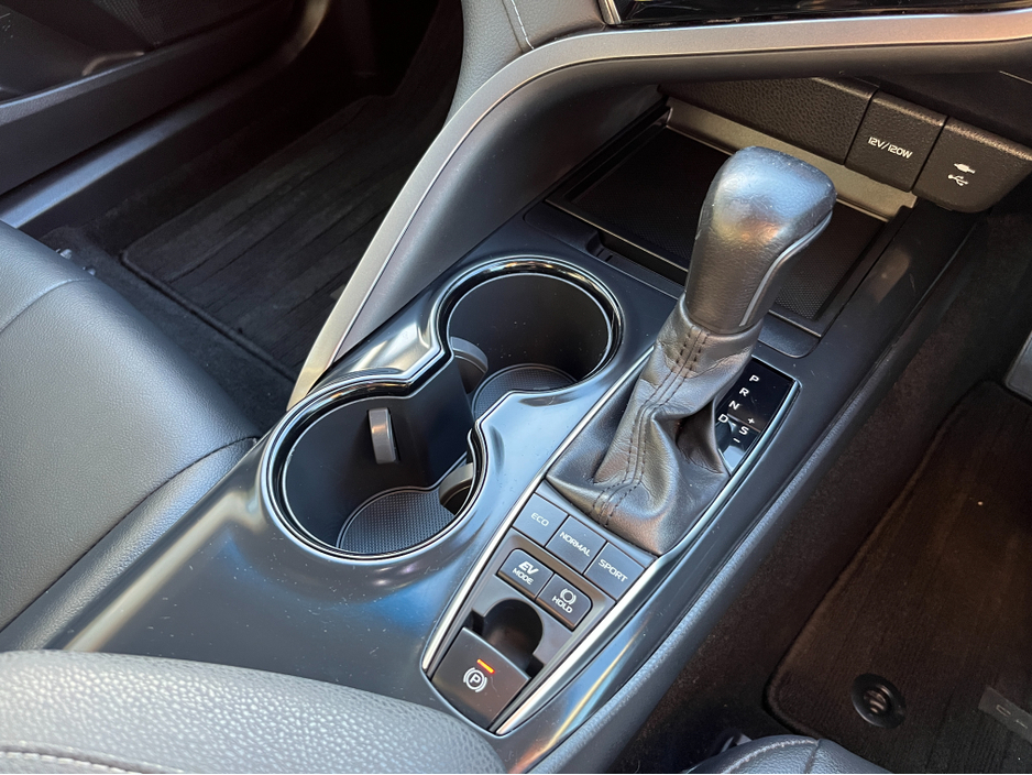 2019 Toyota Camry WS HYBRID AUTOMATIC 2.5 PETROL //KEYLESS ENTRY//ADAPTIVE CRUISE CONTROL//LEATHER SEATS// €24,950