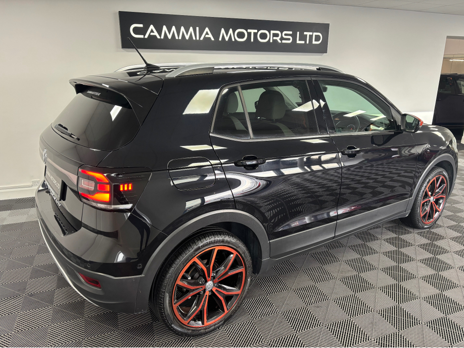 2020 Volkswagen T-Cross - image 3